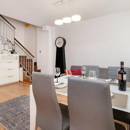 Ogarna Old Town By Renters *